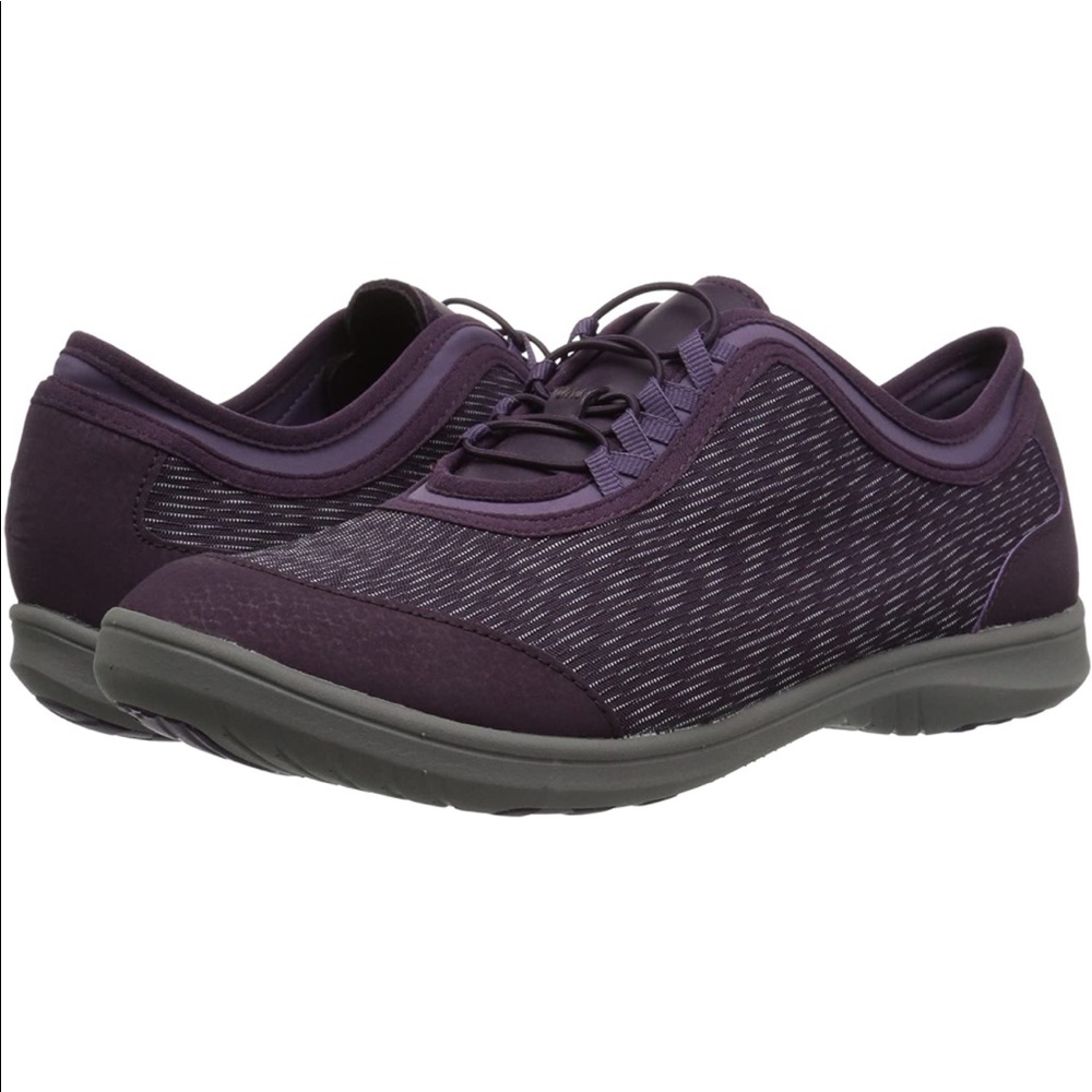 New Clarks Women's Cloudsteppers Dowling Pearl Sneakers, Aubergine